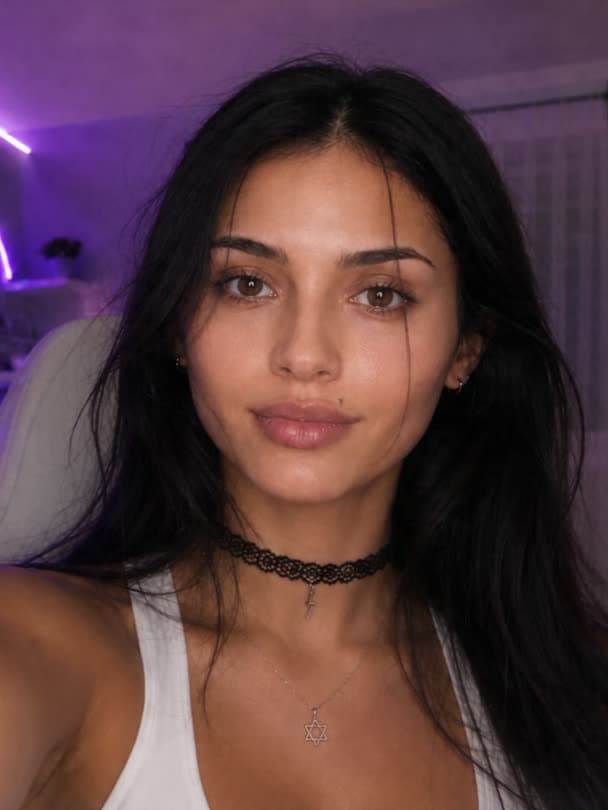 Mila's gaming-room selfie